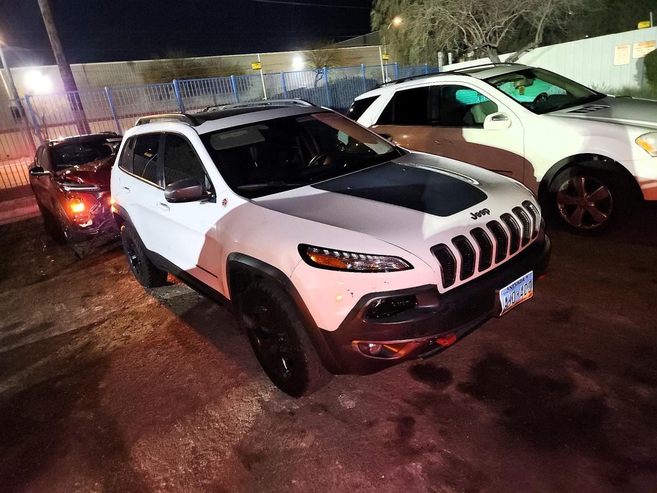 2016 Jeep Cherokee Trailhawk - zdjęcie 4