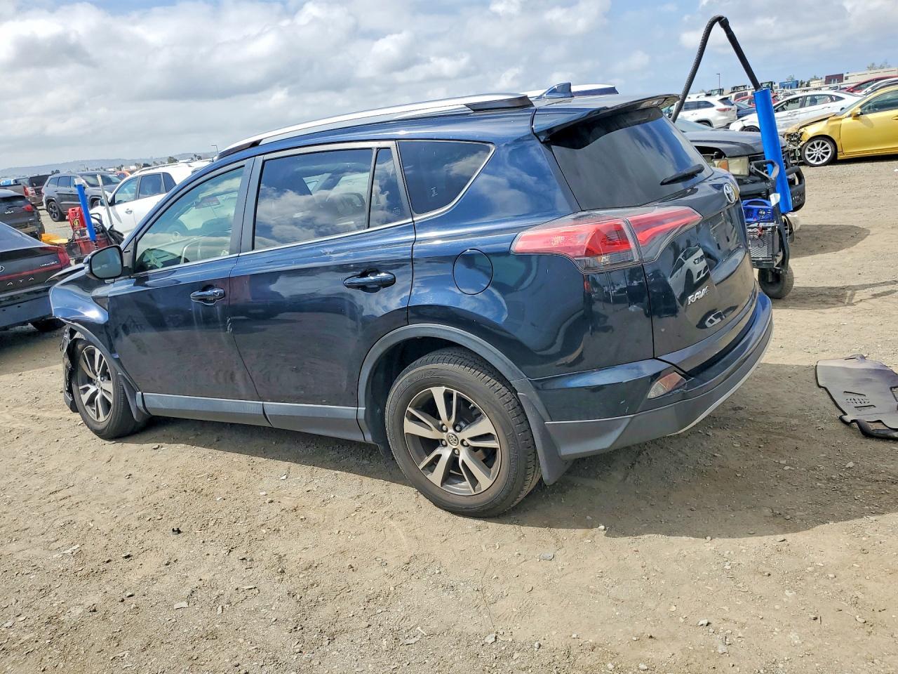 2018 Toyota Rav4 Xle - zdjęcie 2