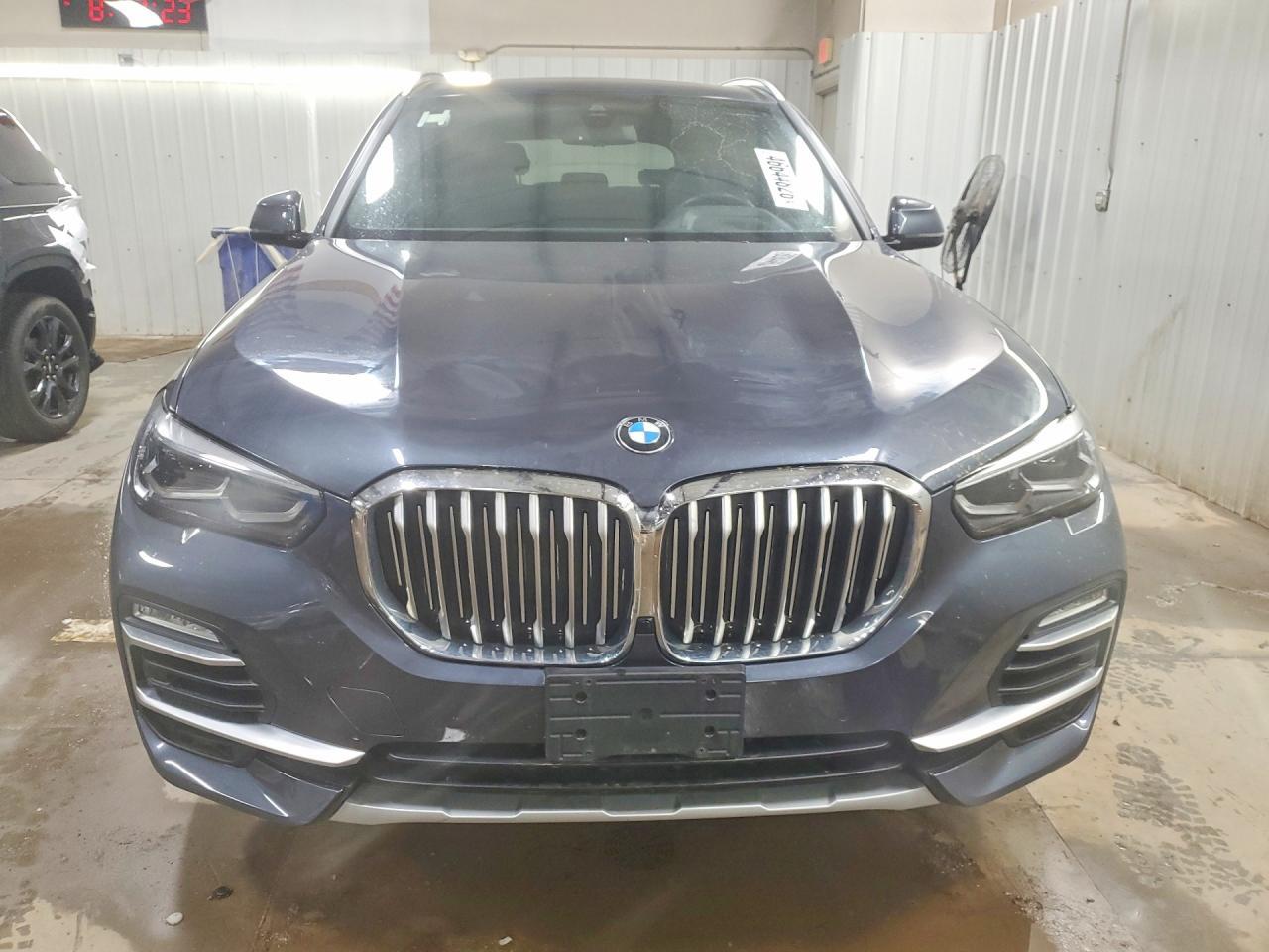 2021 BMW X5 xDrive40I - zdjęcie 5