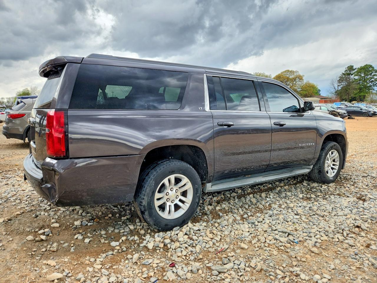 2015 Chevrolet Suburban K1500 Lt - zdjęcie 3