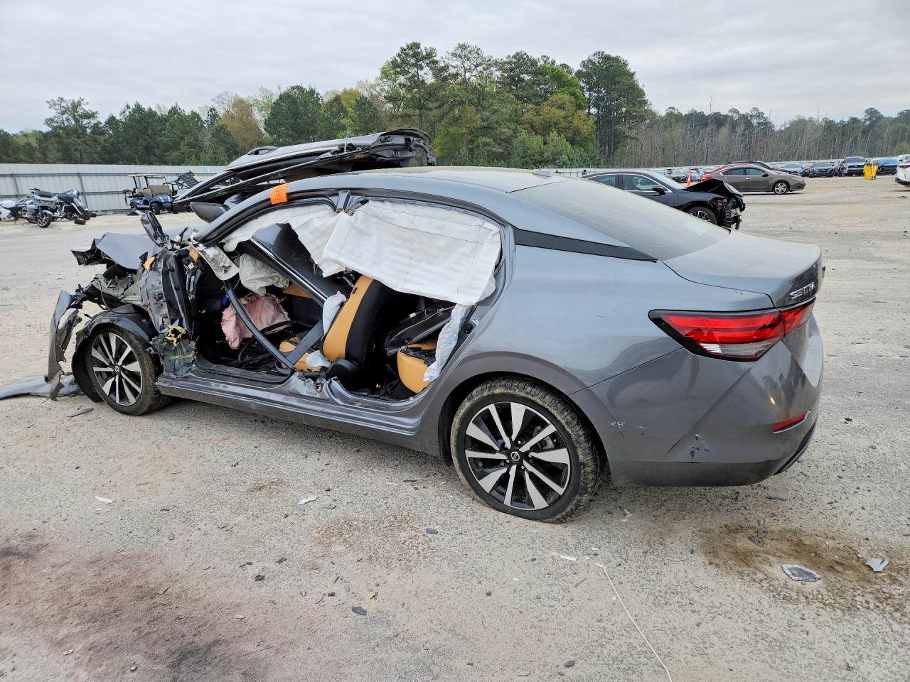 2023 Nissan Sentra Sv - zdjęcie 2