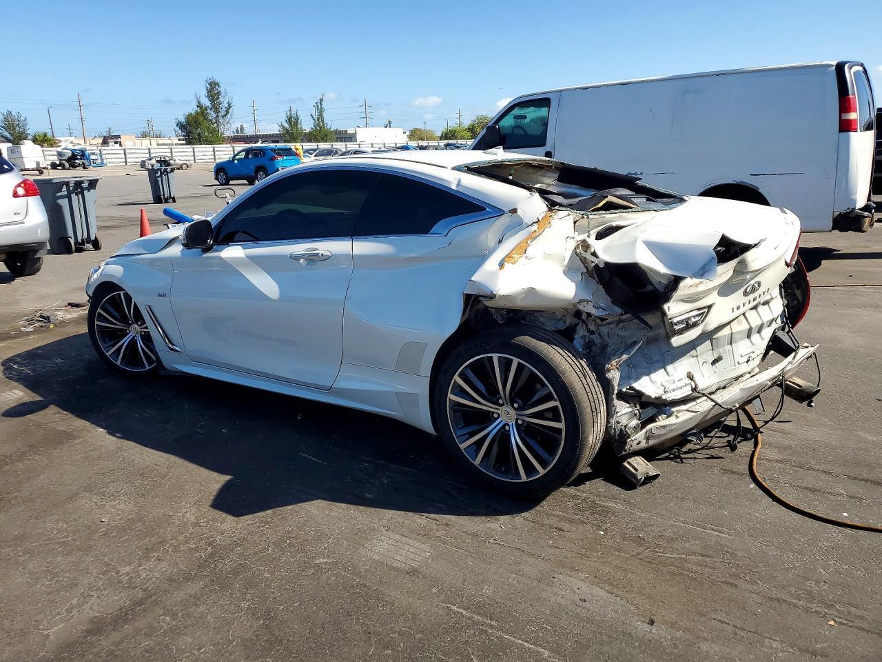 2017 Infiniti Q60 3.0T Premium - zdjęcie 2