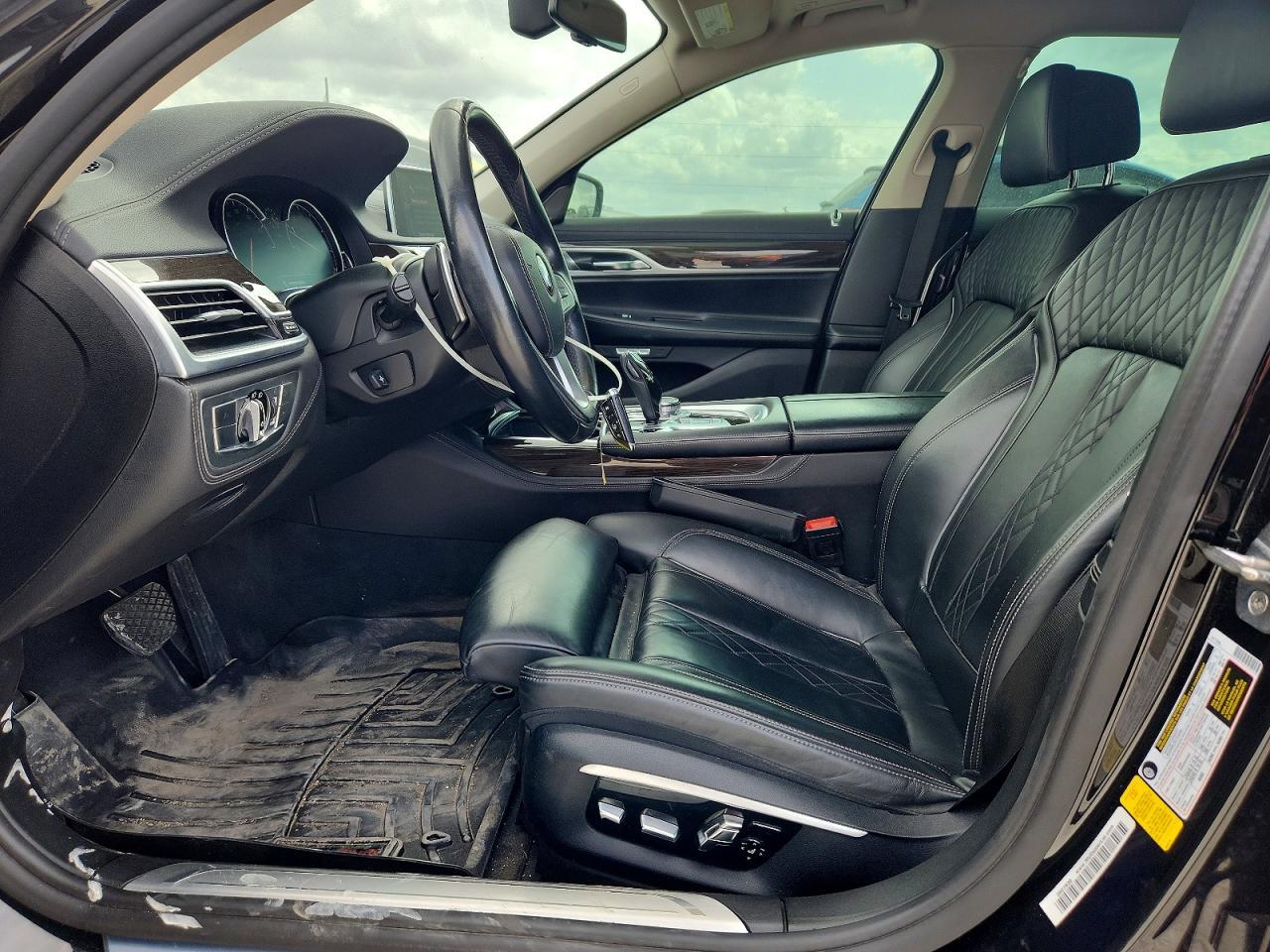 2016 BMW 750 I - zdjęcie 7