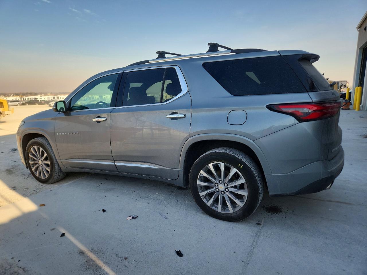 2023 Chevrolet Traverse Premier - zdjęcie 2