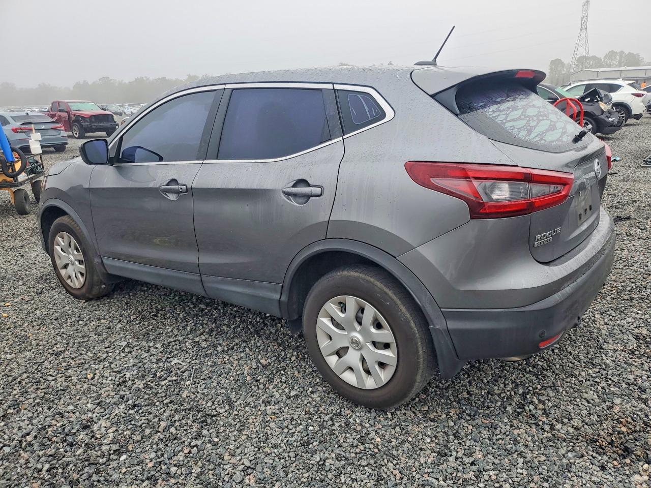 2020 Nissan Rogue Sport S - zdjęcie 2