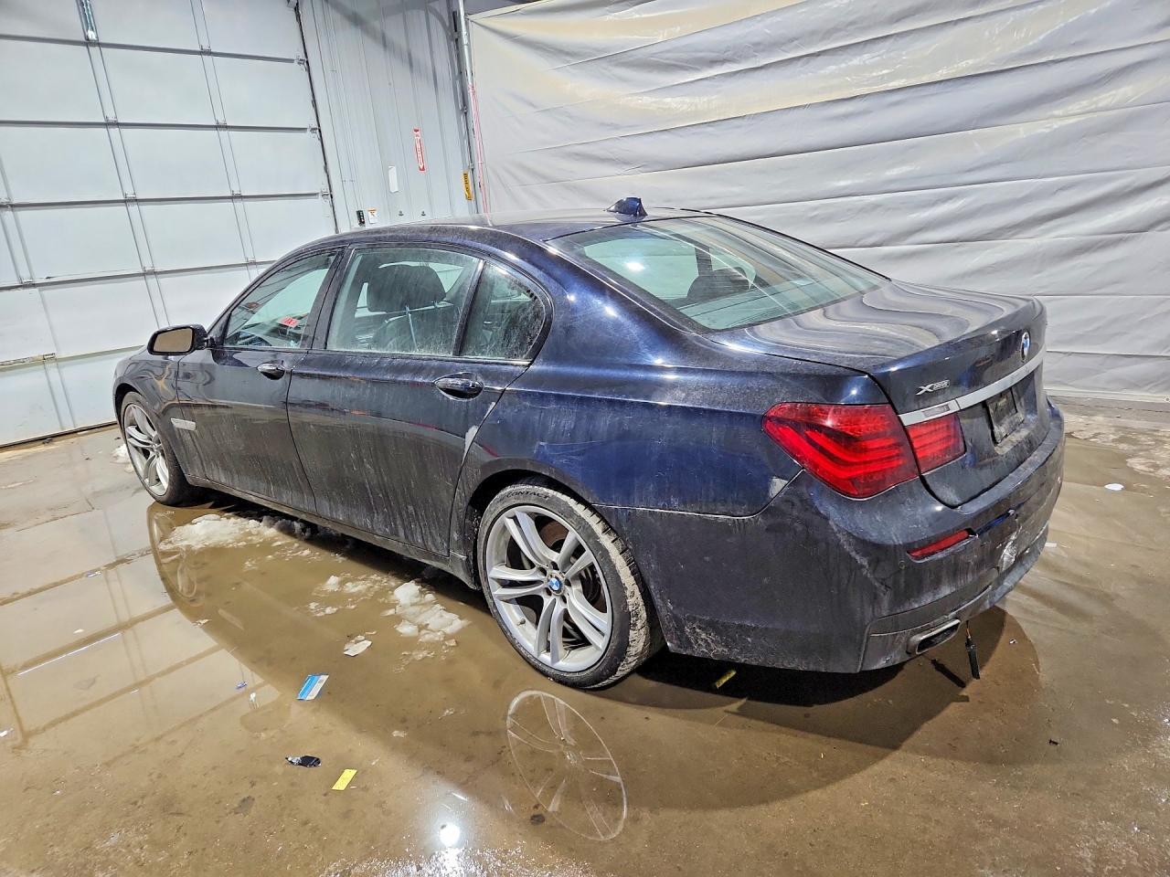 2015 BMW 750 Lxi - zdjęcie 2