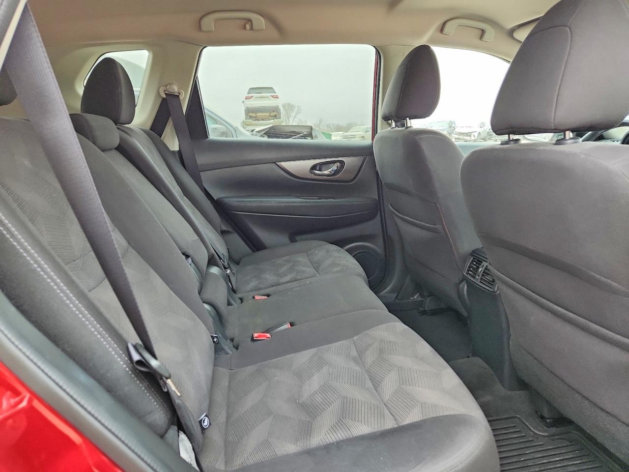 2016 Nissan Rogue - zdjęcie 10