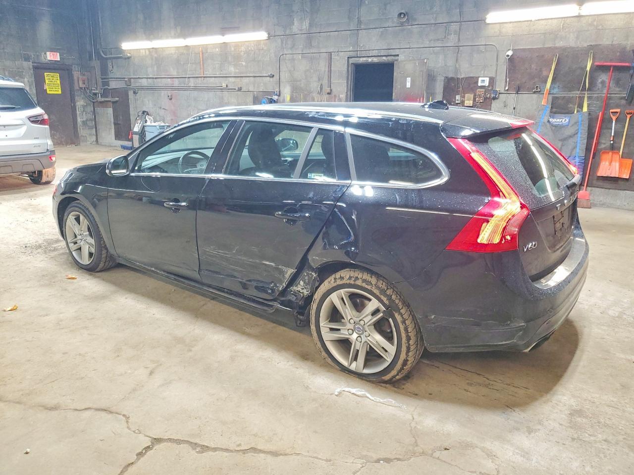 2015 Volvo V60 Premier - zdjęcie 2