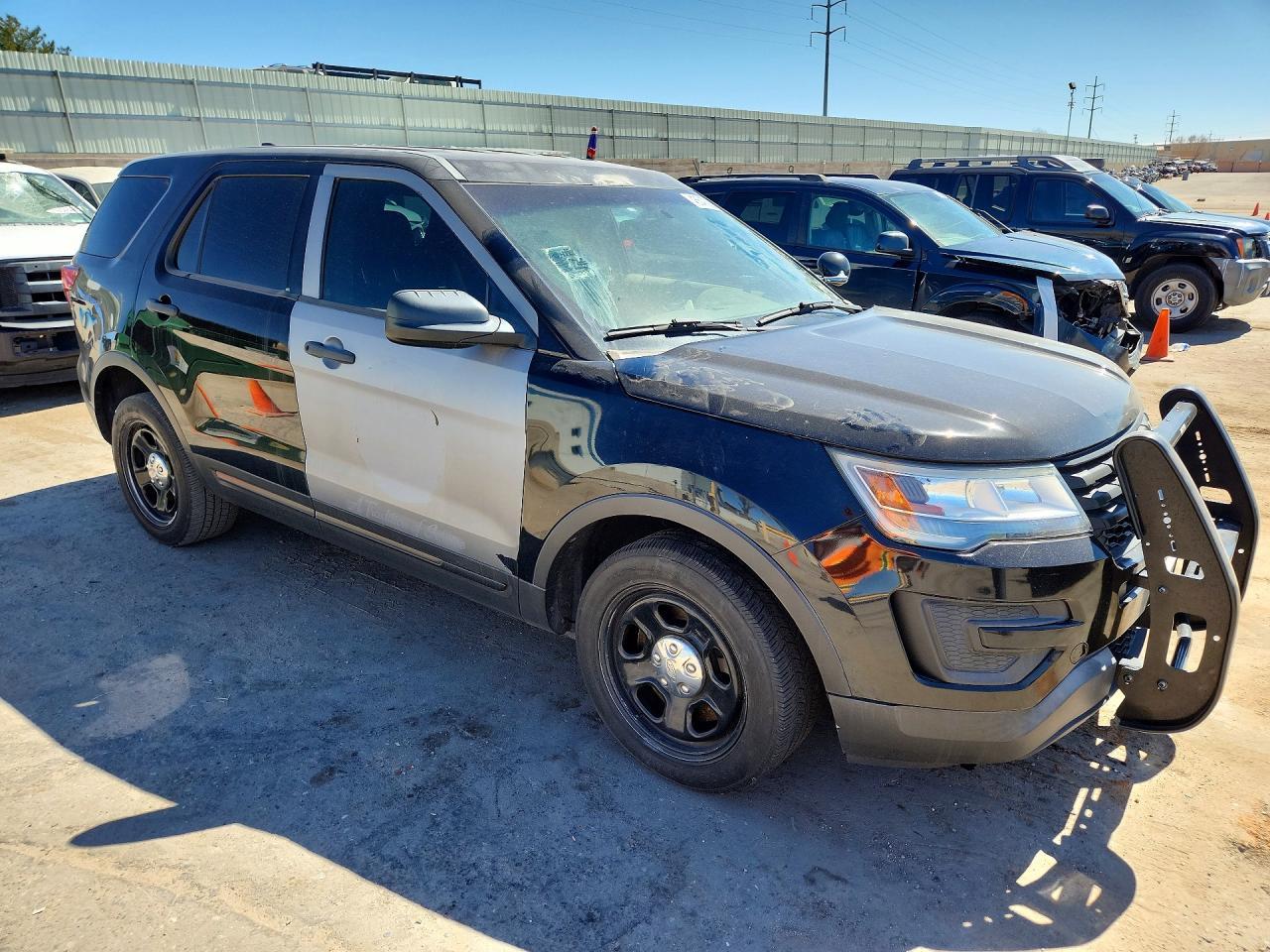 2017 Ford Explorer Police Interceptor - zdjęcie 4