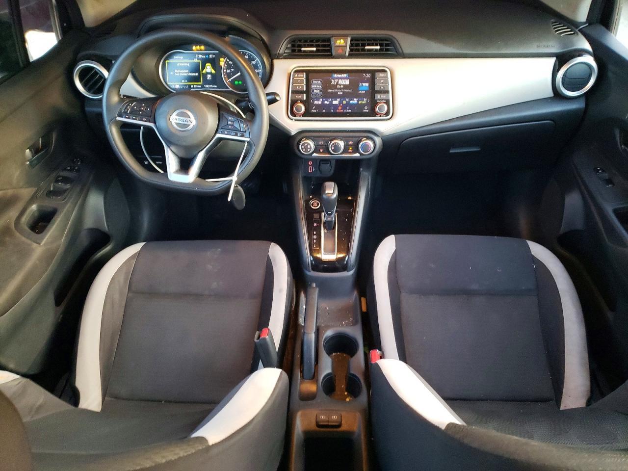 2021 Nissan Versa Sv - zdjęcie 8