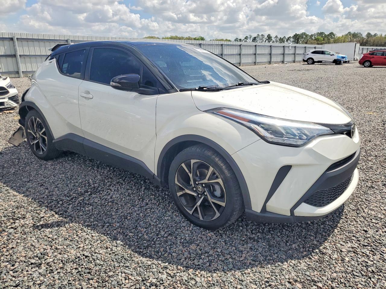 2020 Toyota C-Hr Xle - zdjęcie 4