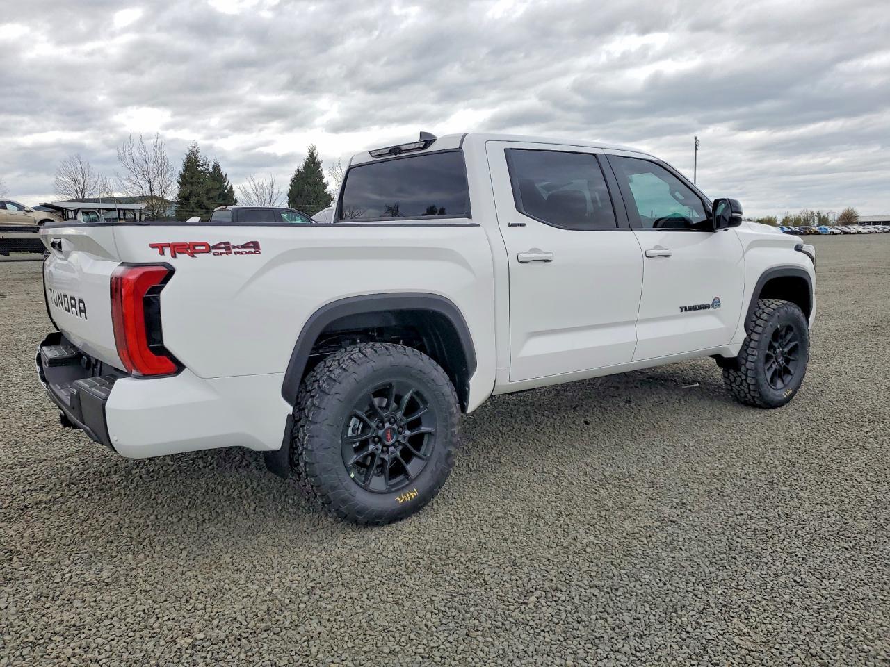 2026 Toyota Tundra Limited - zdjęcie 3