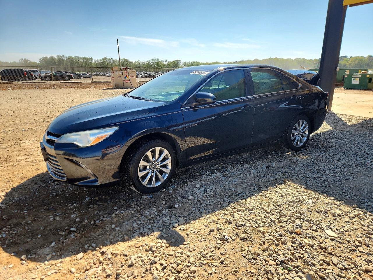 2017 Toyota Camry Xle - zdjęcie główne