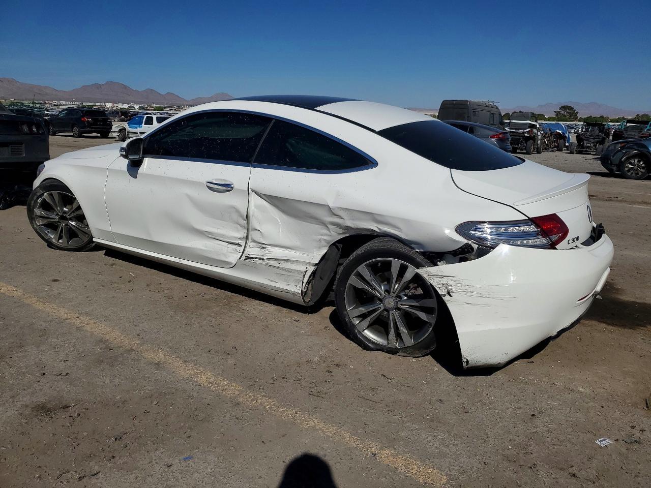 2017 Mercedes-Benz C 300 - zdjęcie 2