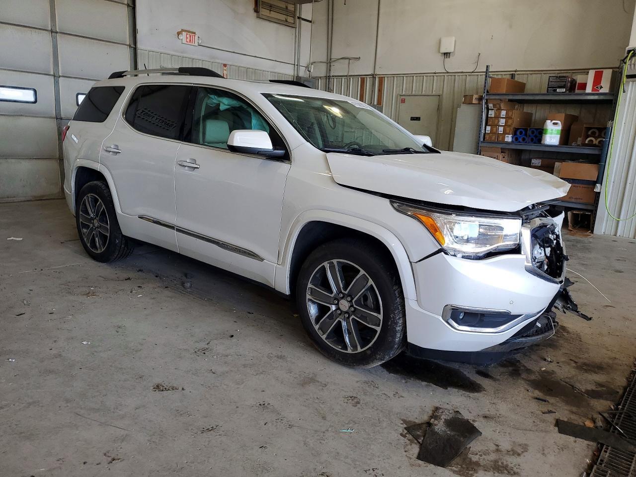 2019 GMC Acadia Denali - zdjęcie 4