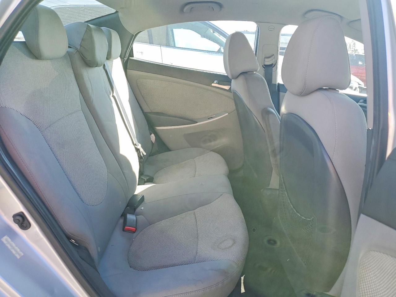 2013 Hyundai Accent Gls - zdjęcie 10