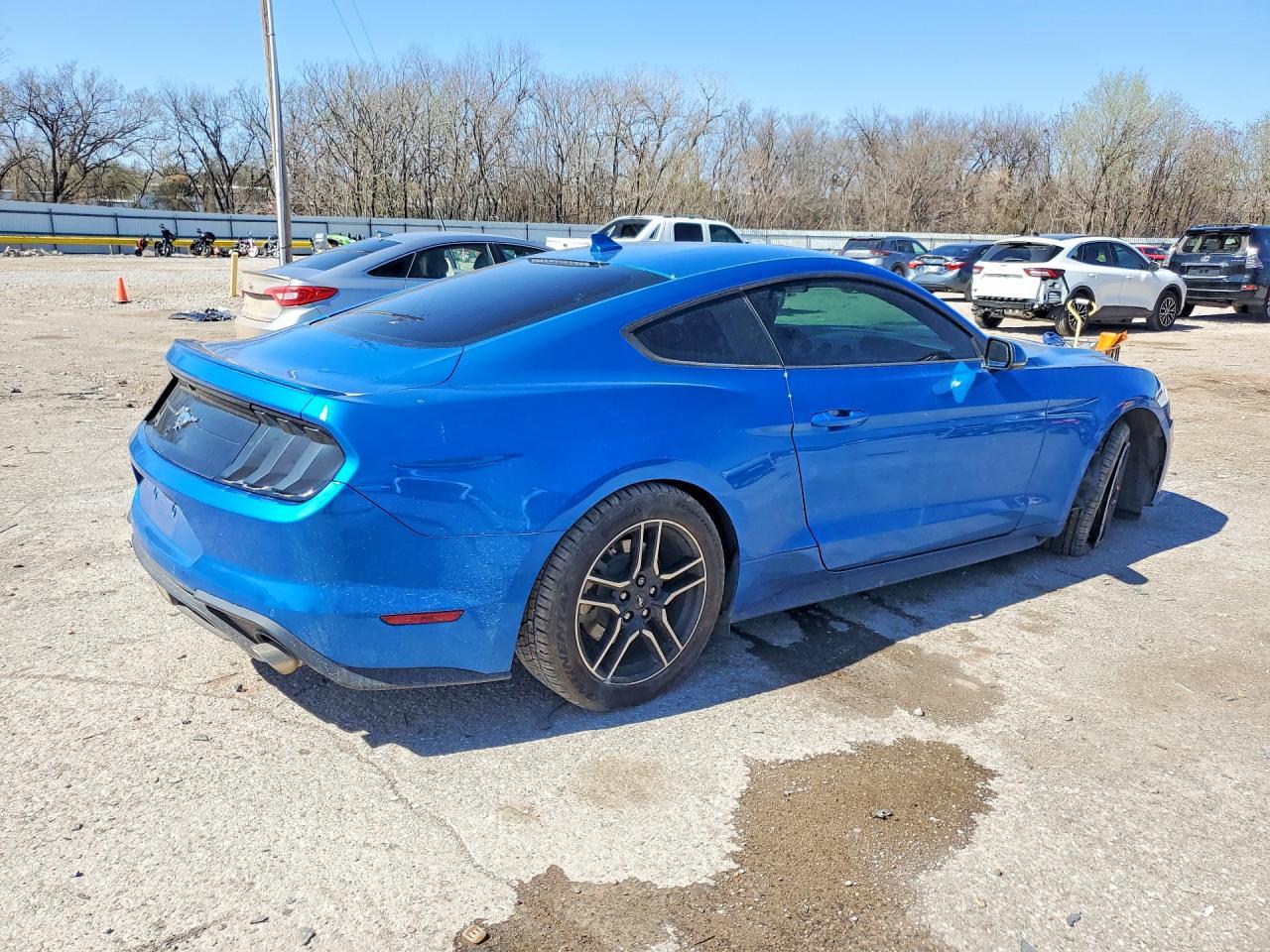 2020 Ford Mustang - zdjęcie 3