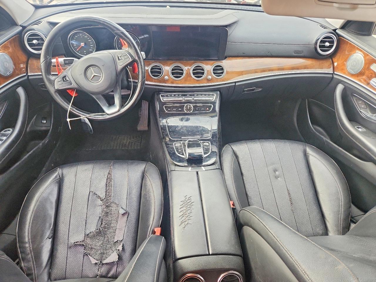 2017 Mercedes-Benz E 300 4Matic - zdjęcie 8