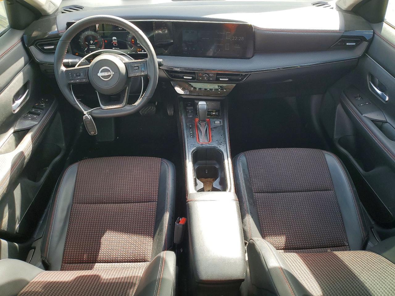 2025 Nissan Kicks S - zdjęcie 8