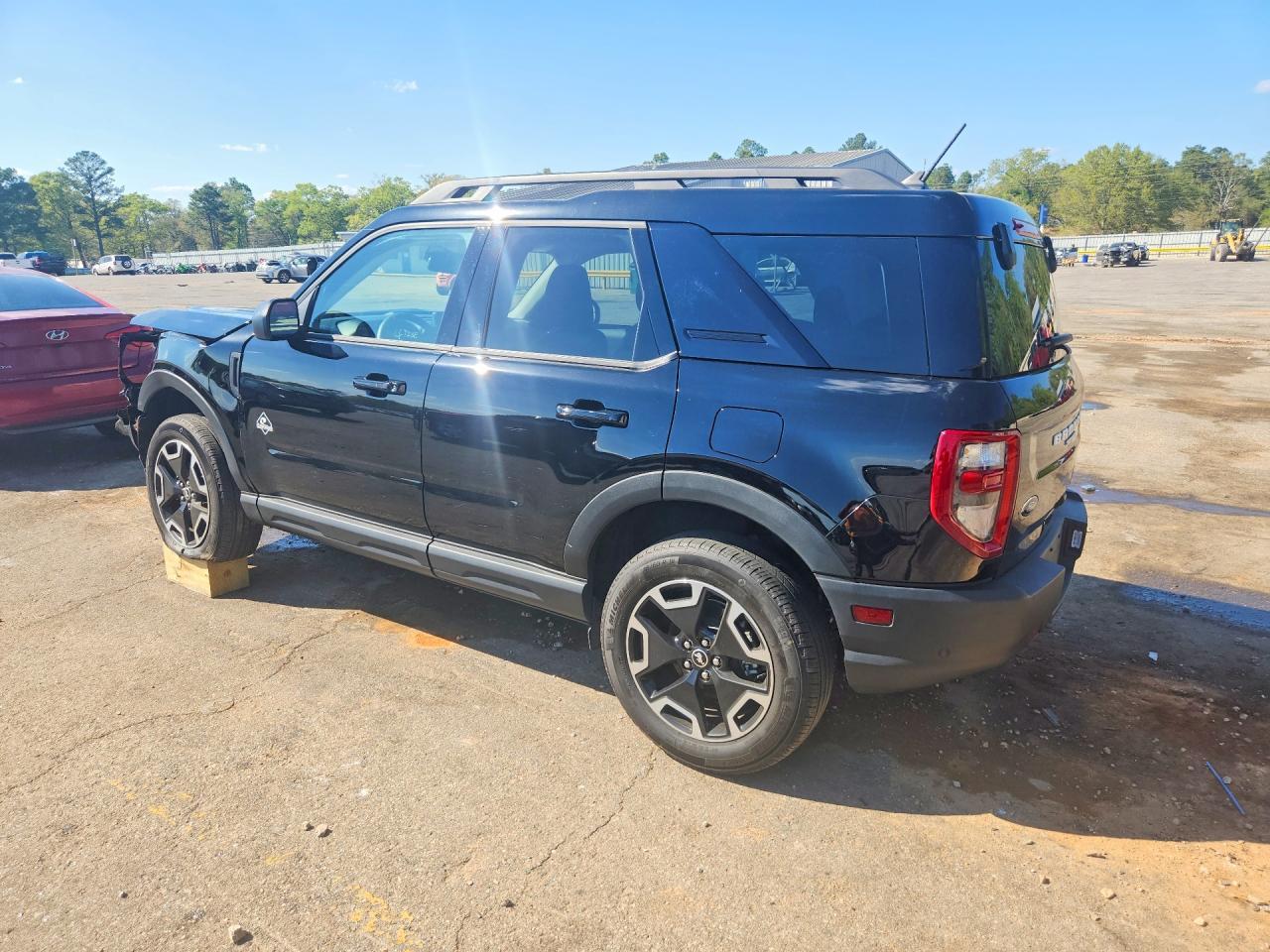 2024 Ford Bronco Sport Outer Banks - zdjęcie 2