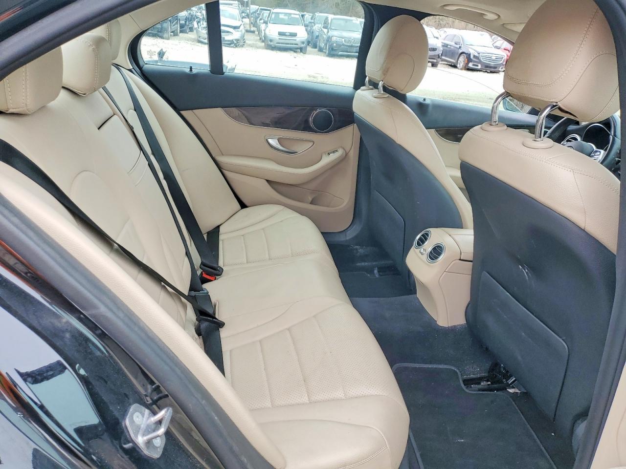 2020 Mercedes-Benz C 300 4Matic - zdjęcie 10