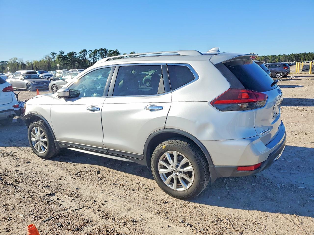 2018 Nissan Rogue Sv - zdjęcie 2