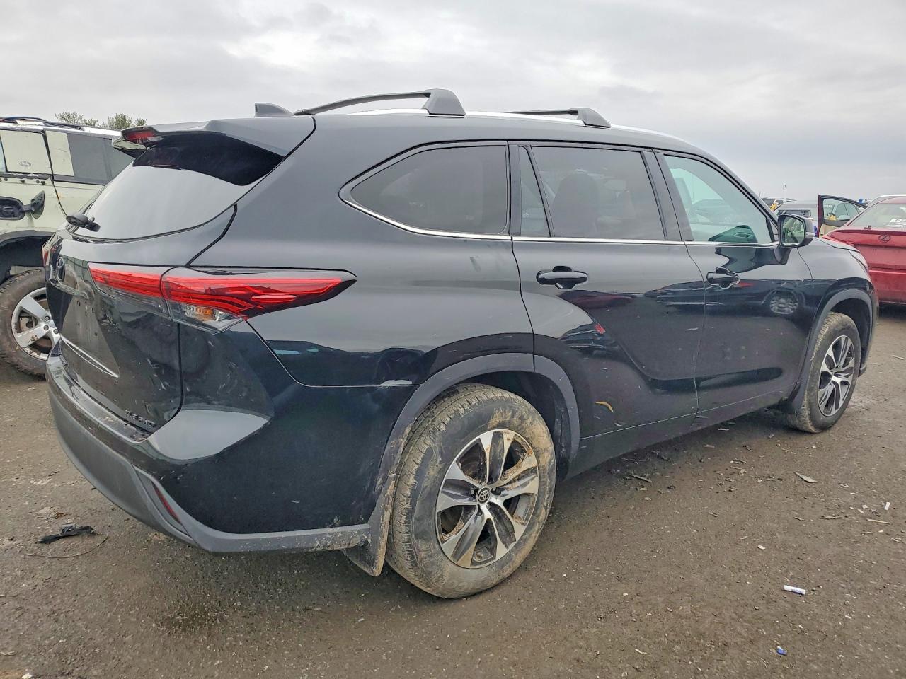 2021 Toyota Highlander Xle - zdjęcie 3