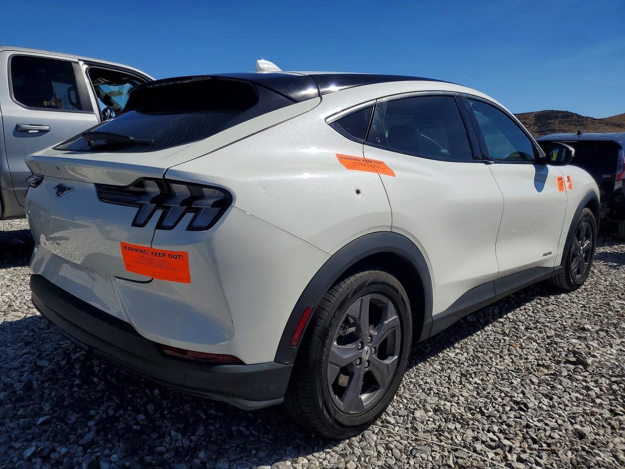 2022 Ford Mustang Mach-E Select - zdjęcie 3