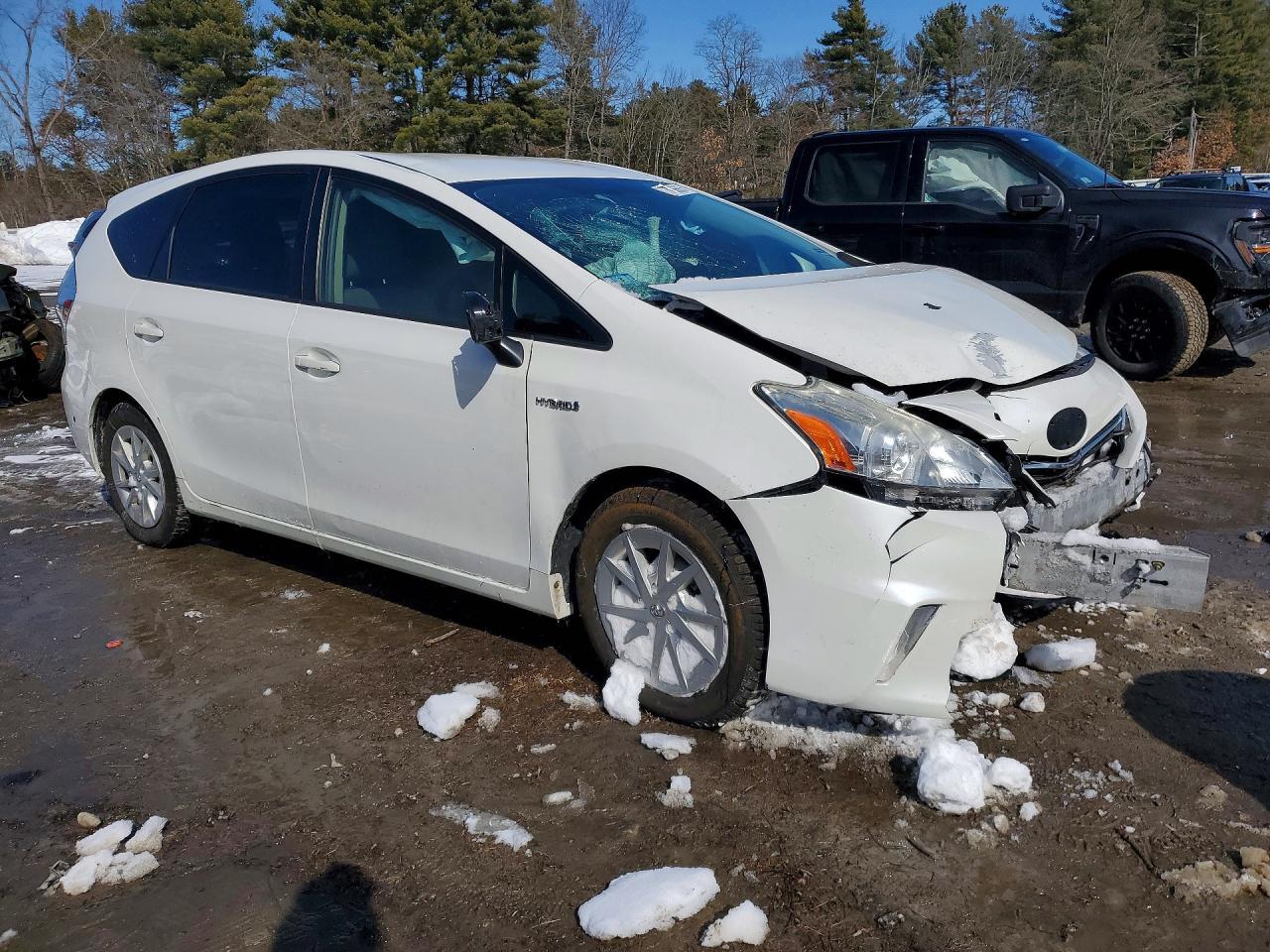 2013 Toyota Prius V Two - zdjęcie 4