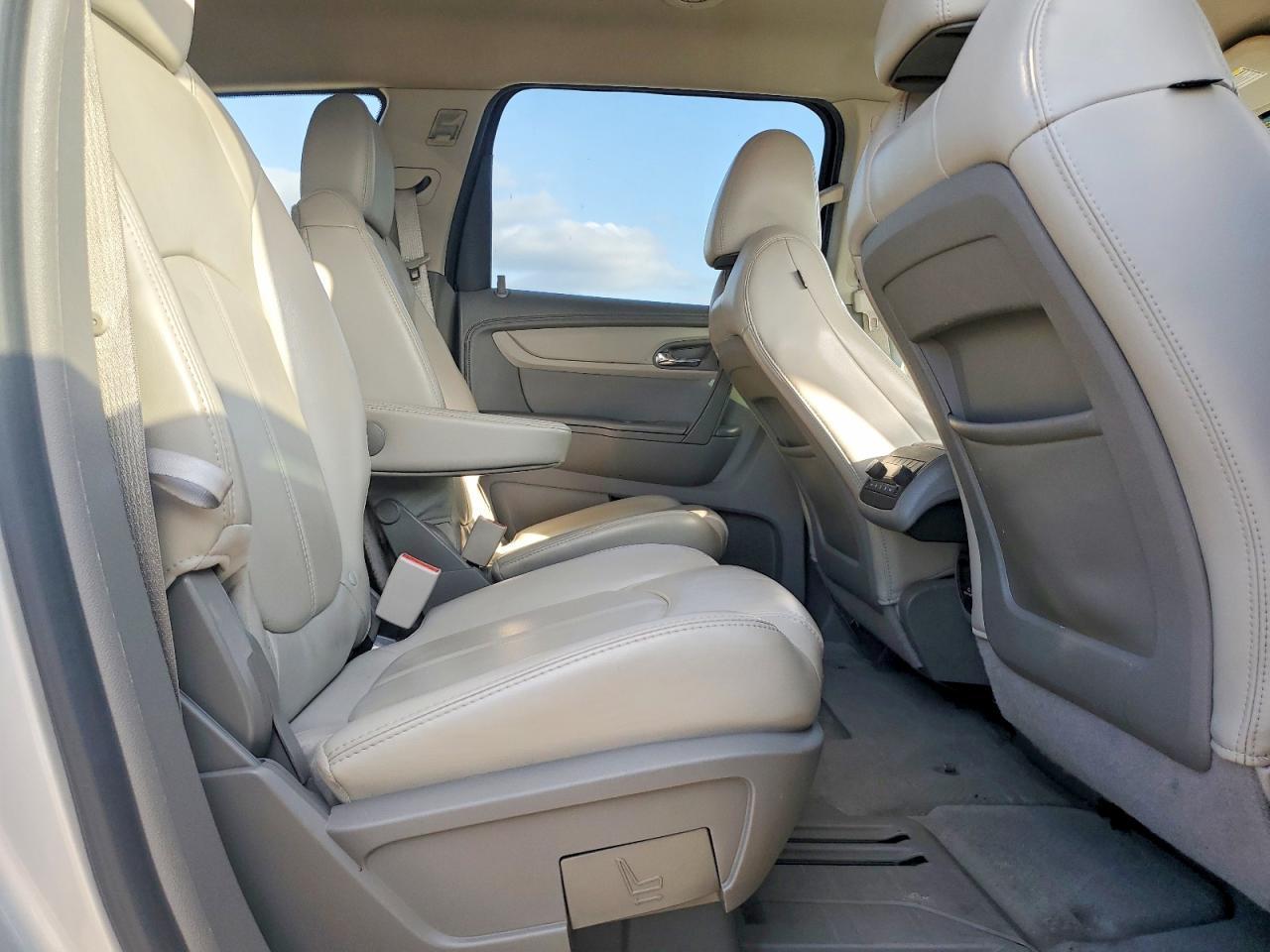 2013 Chevrolet Traverse Lt - zdjęcie 11