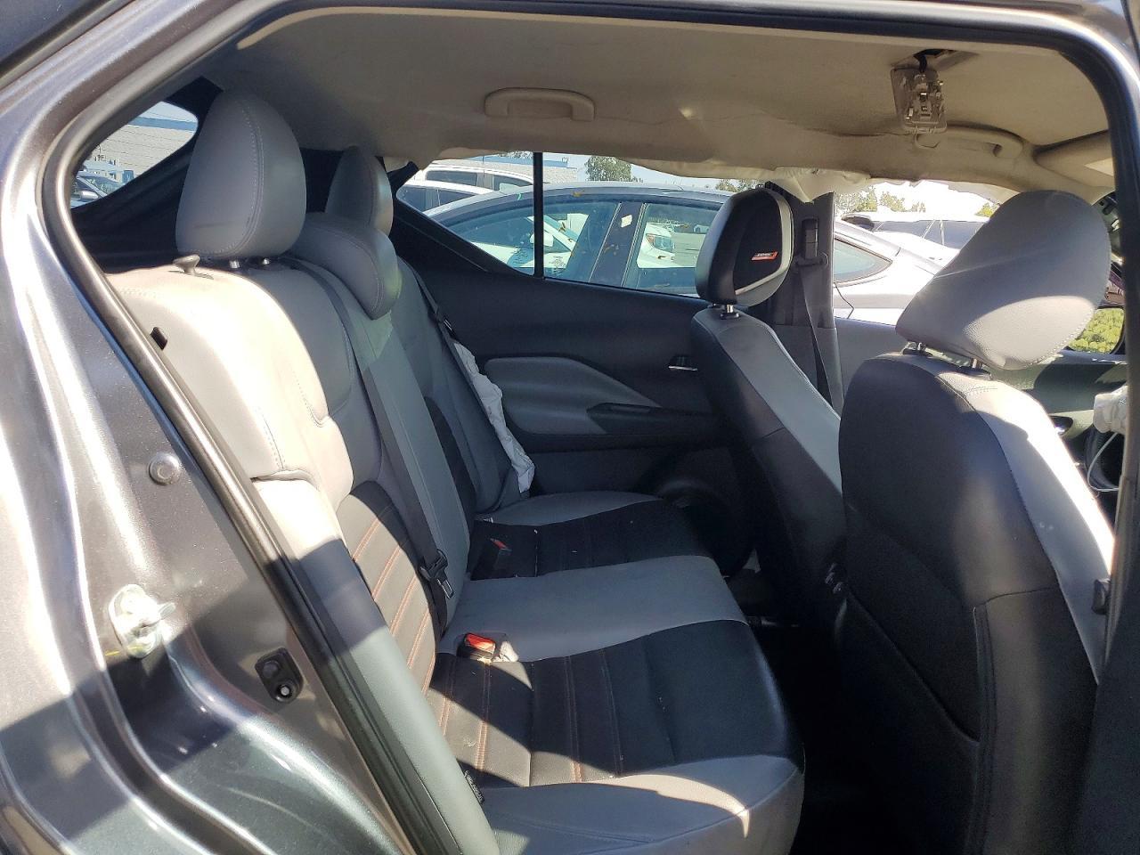 2021 Nissan Kicks Sr - zdjęcie 10