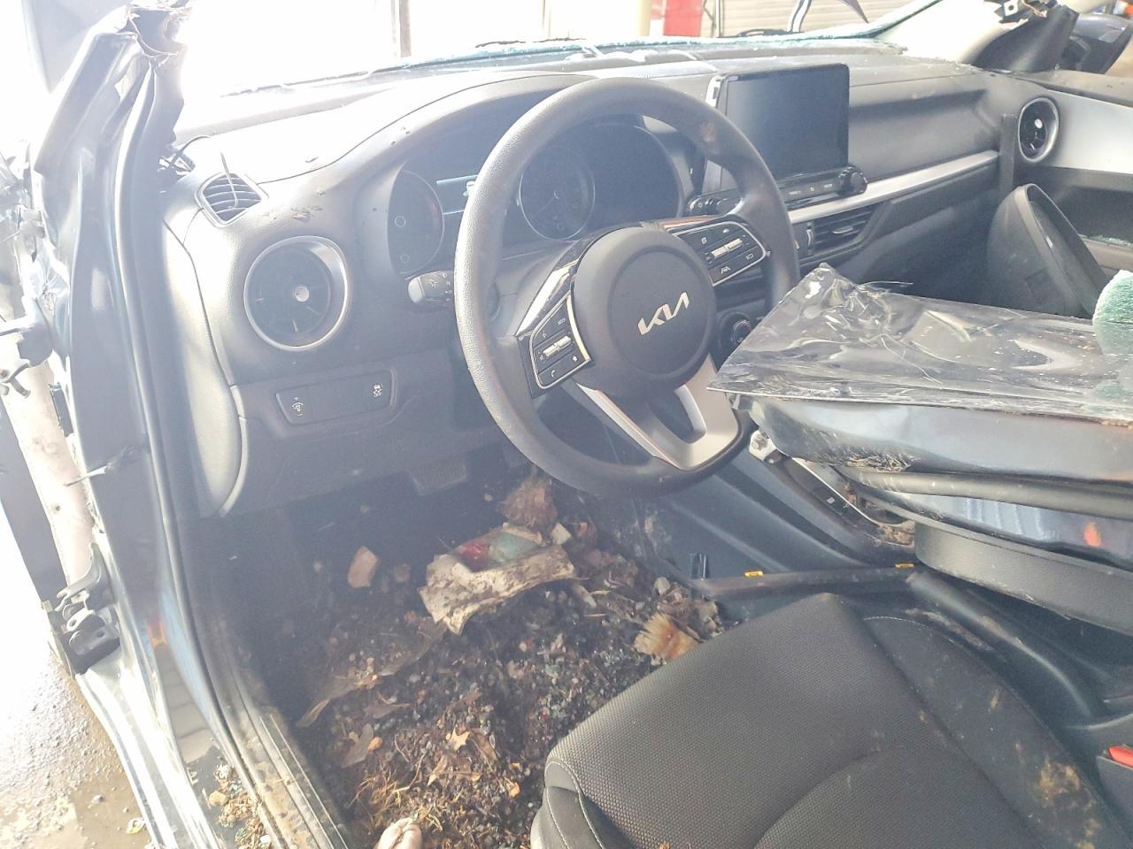 2023 Kia Forte Lxs - zdjęcie 8