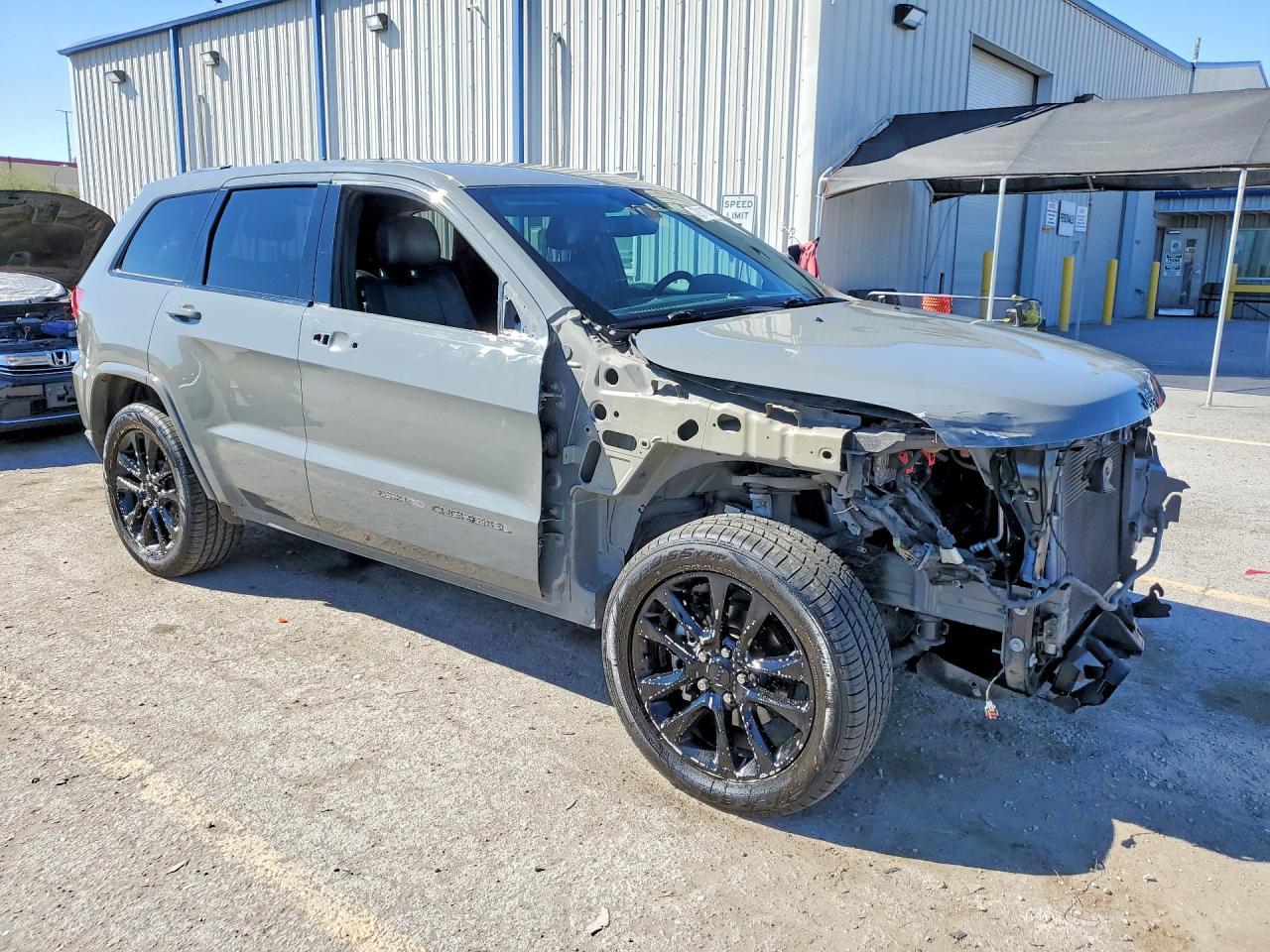 2020 Jeep Grand Cherokee Laredo - zdjęcie 4