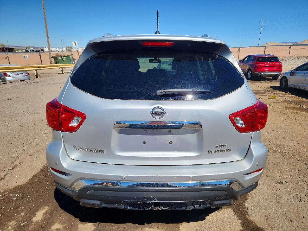 2017 Nissan Pathfinder Platinum - zdjęcie 6