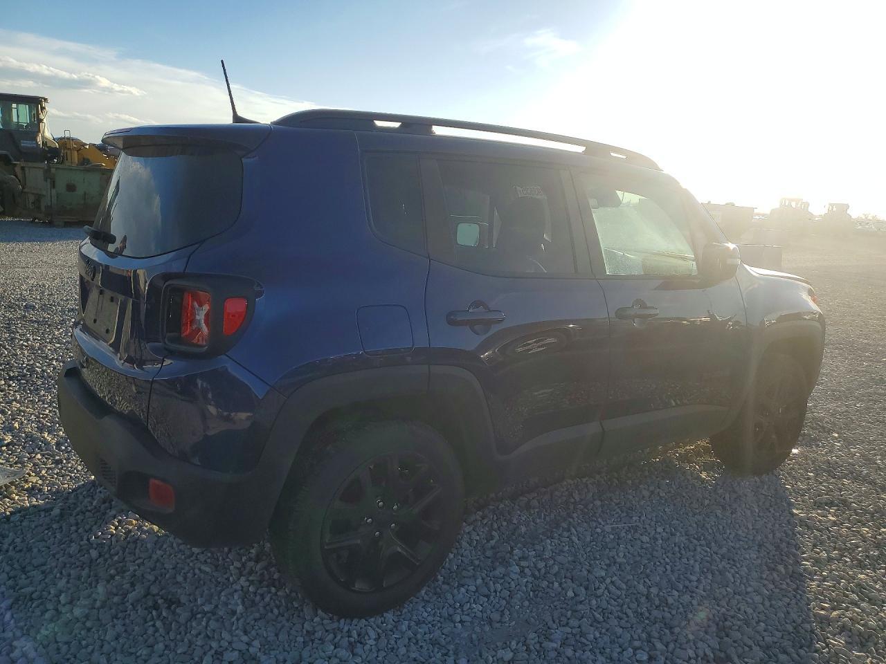 2018 Jeep Renegade Latitude - zdjęcie 3