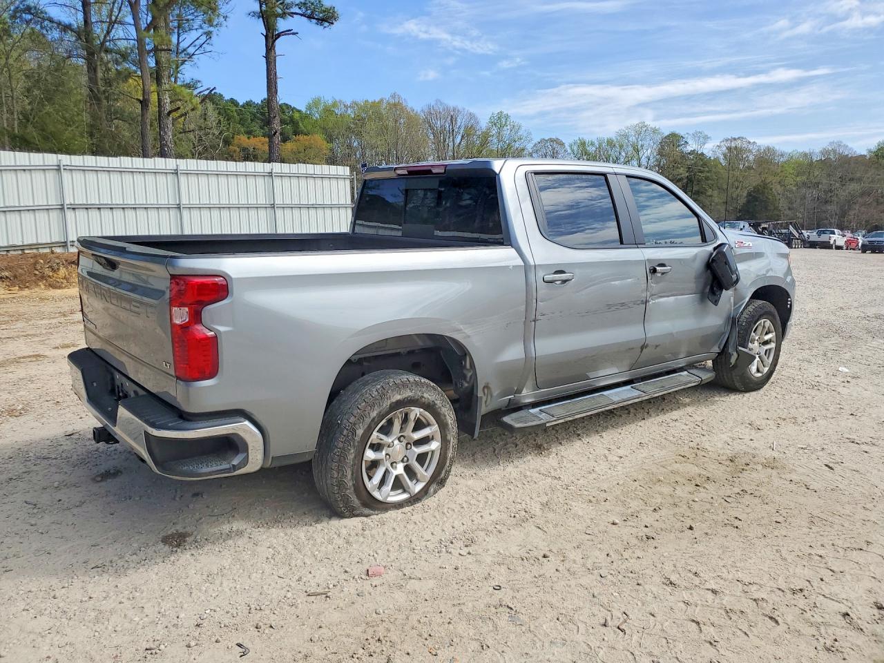 2025 Chevrolet Silverado K1500 Lt - zdjęcie 3