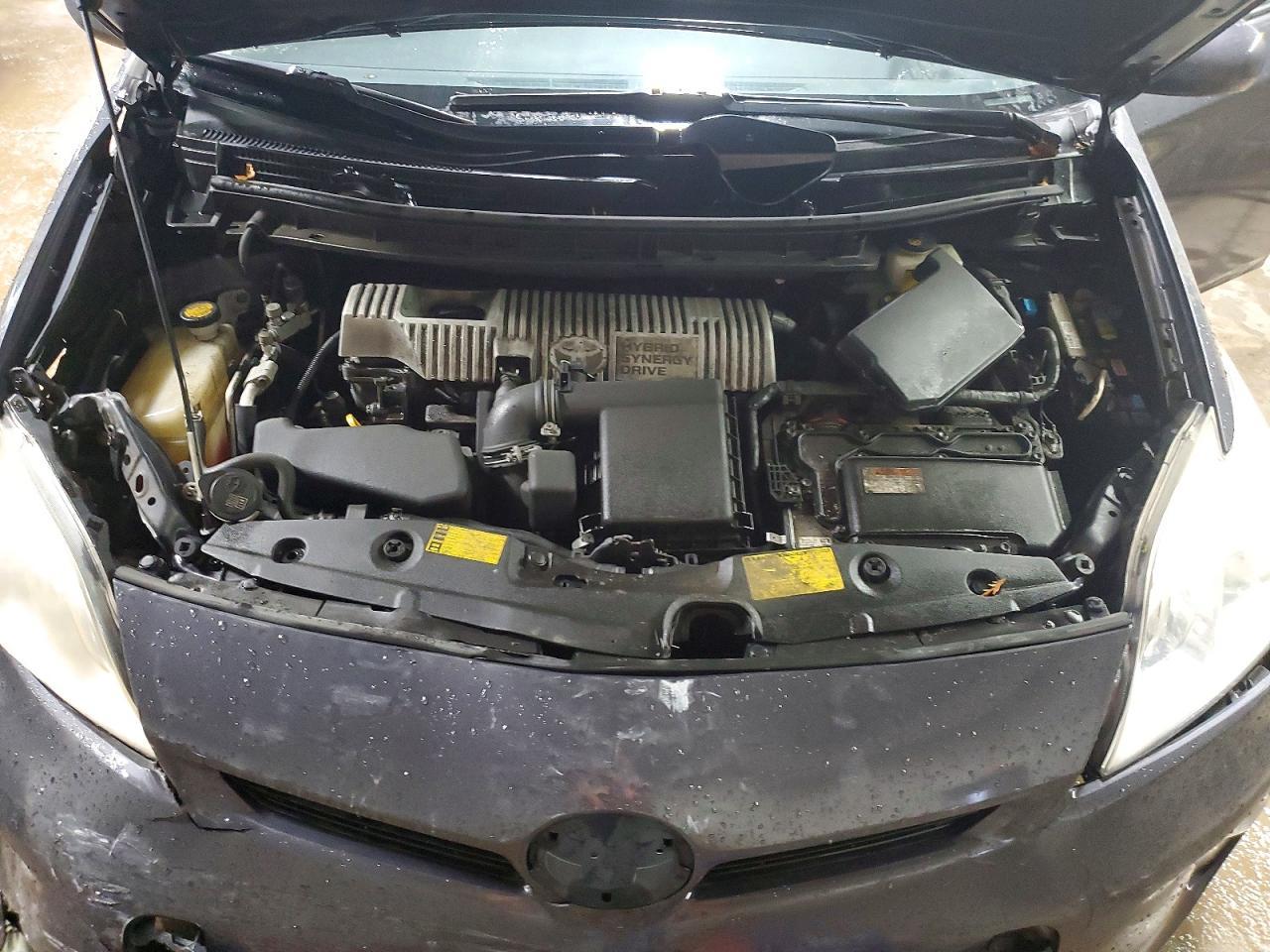 2014 Toyota Prius Three - zdjęcie 11