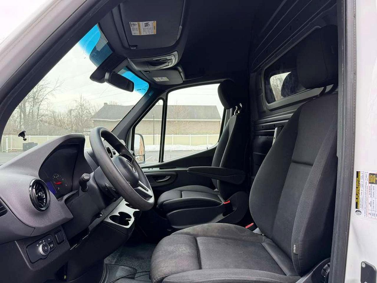 2023 Mercedes-Benz Sprinter 2500 - zdjęcie 7