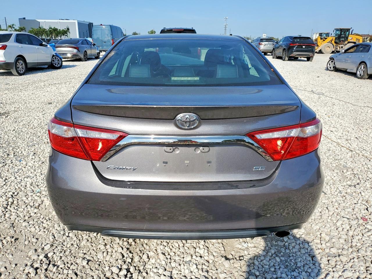 2017 Toyota Camry Se - zdjęcie 6