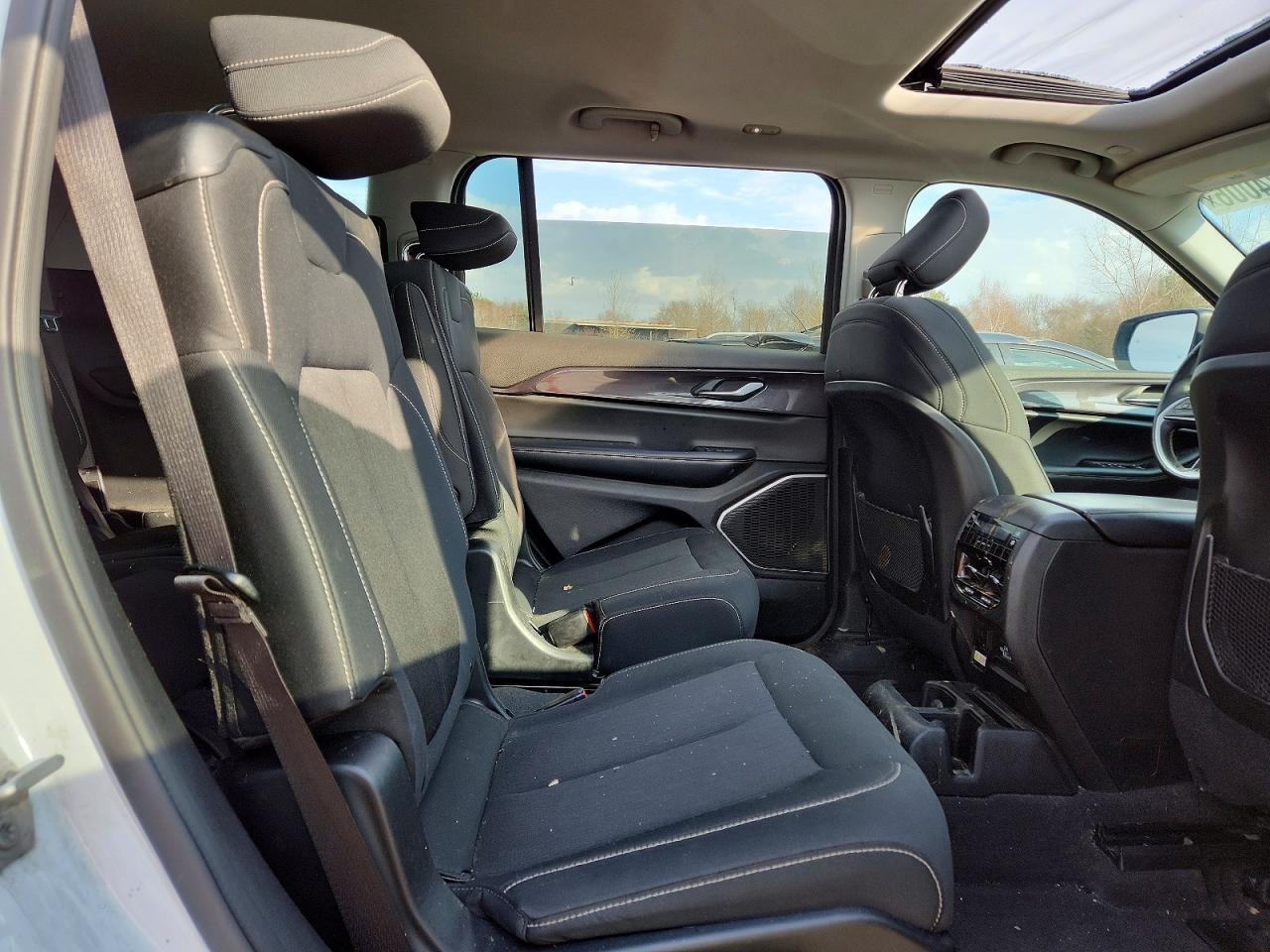 2021 Jeep Grand Cherokee L Laredo - zdjęcie 11