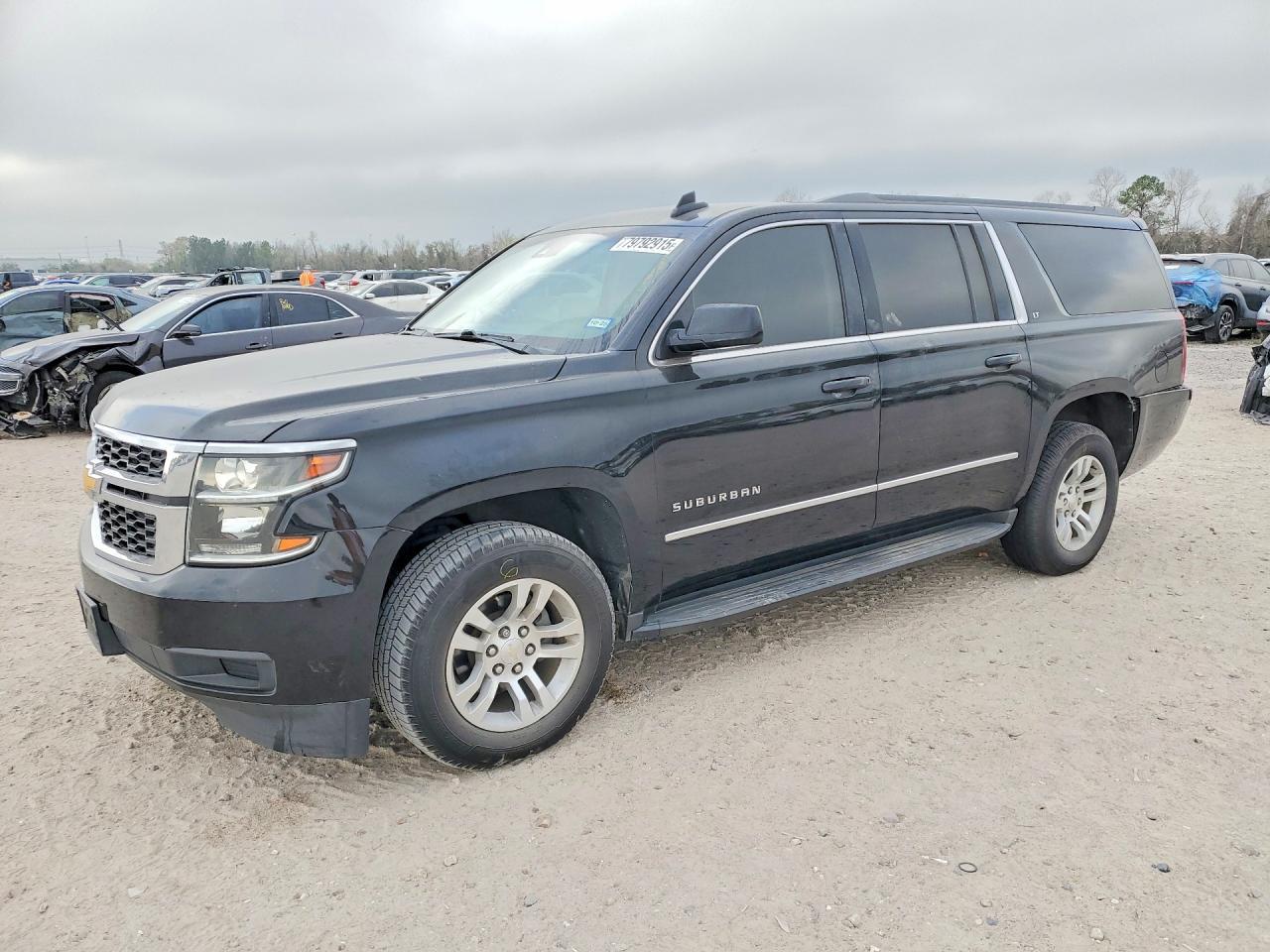 2018 Chevrolet Suburban C1500 Lt - zdjęcie główne
