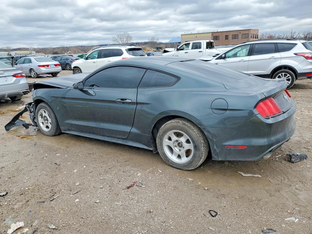 2015 Ford Mustang - zdjęcie 2