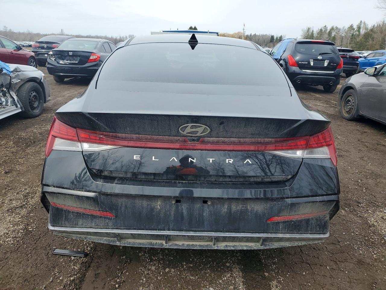 2024 Hyundai Elantra Luxury - zdjęcie 6