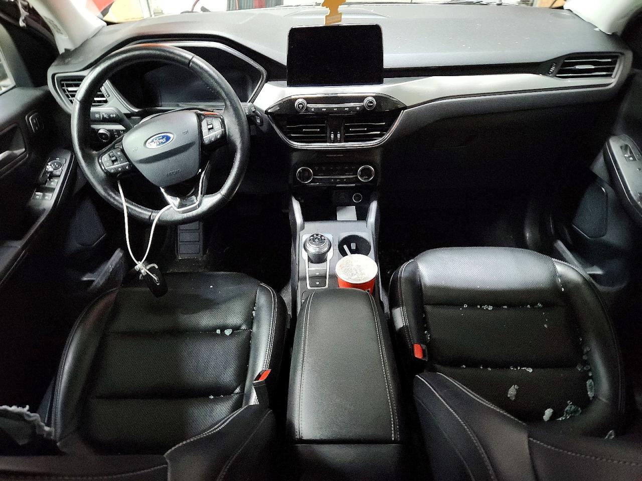 2021 Ford Escape Titanium - zdjęcie 8