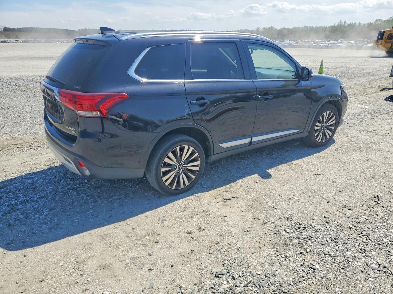 2019 Mitsubishi Outlander Se - zdjęcie 3