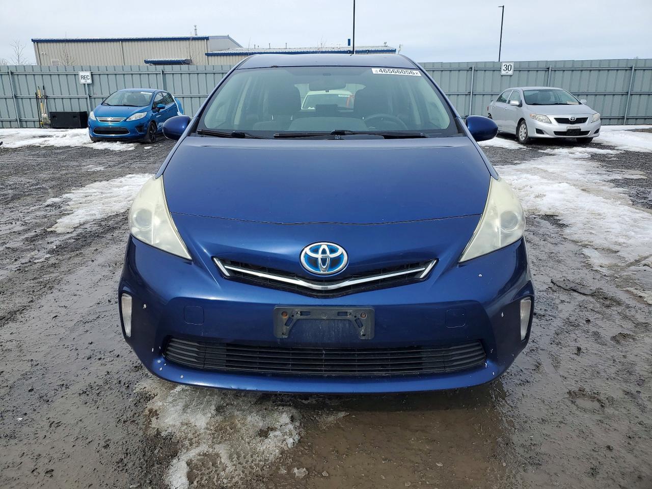 2014 Toyota Prius V Two - zdjęcie 5