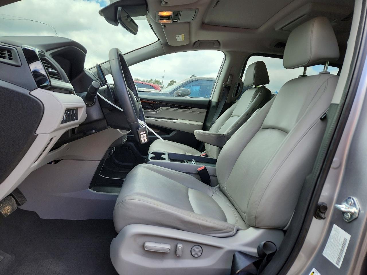 2023 Honda Odyssey Touring - zdjęcie 7