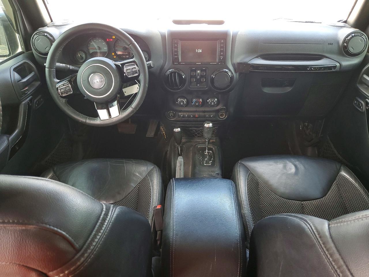 2016 Jeep Wrangler Unlimited Sahara - zdjęcie 8