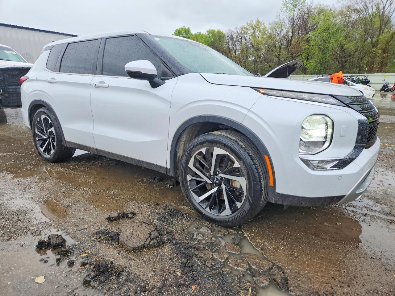 2022 Mitsubishi Outlander Se - zdjęcie 4