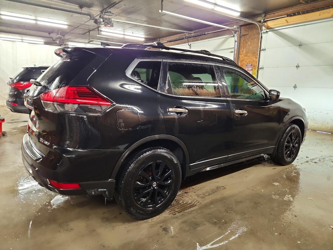 2017 Nissan Rogue S - zdjęcie 3